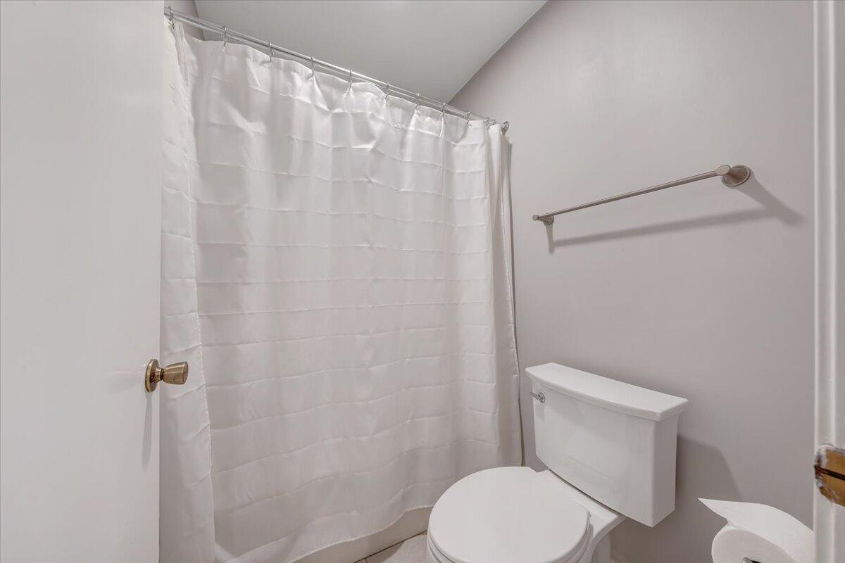 27 Peninsula Point Drive Moneta, VA 24121 - Photo 36 of 96 036-MIB03558