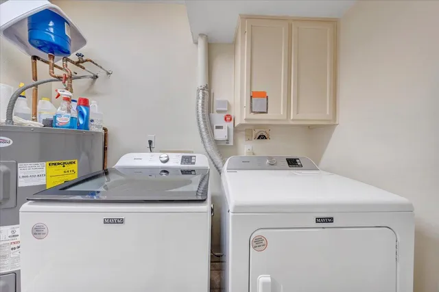 $999,990 | 27 Peninsula Point Drive, Moneta, VA 24121