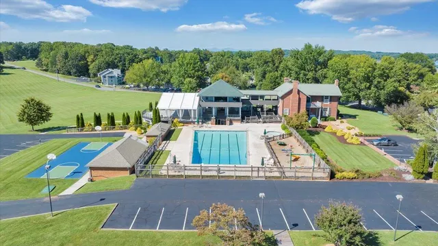 $999,990 | 27 Peninsula Point Drive, Moneta, VA 24121