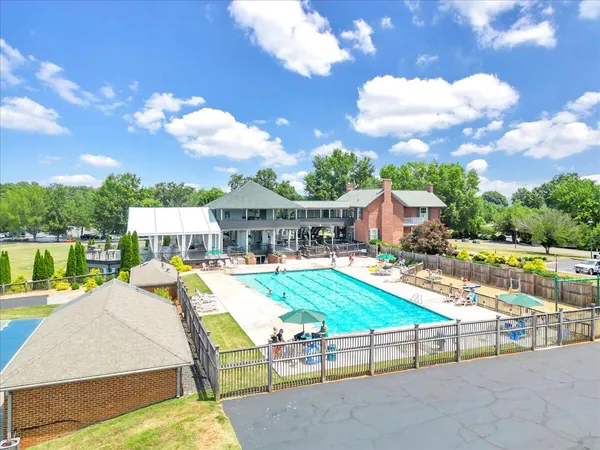 $979,700 | 27 Peninsula Point Drive, Moneta, VA 24121