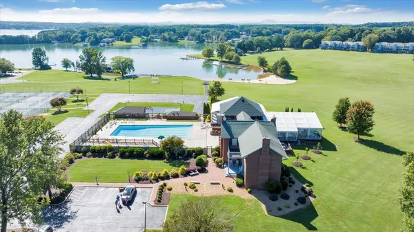 $979,700 | 27 Peninsula Point Drive, Moneta, VA 24121