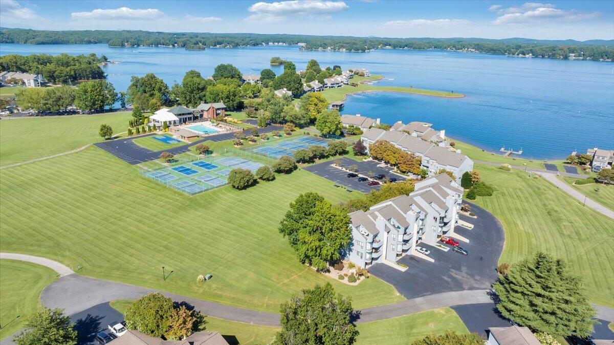 27 Peninsula Point Drive Moneta, VA 24121 - Photo 50 of 96 066-DJI_20240905143133_0047_D_MIB