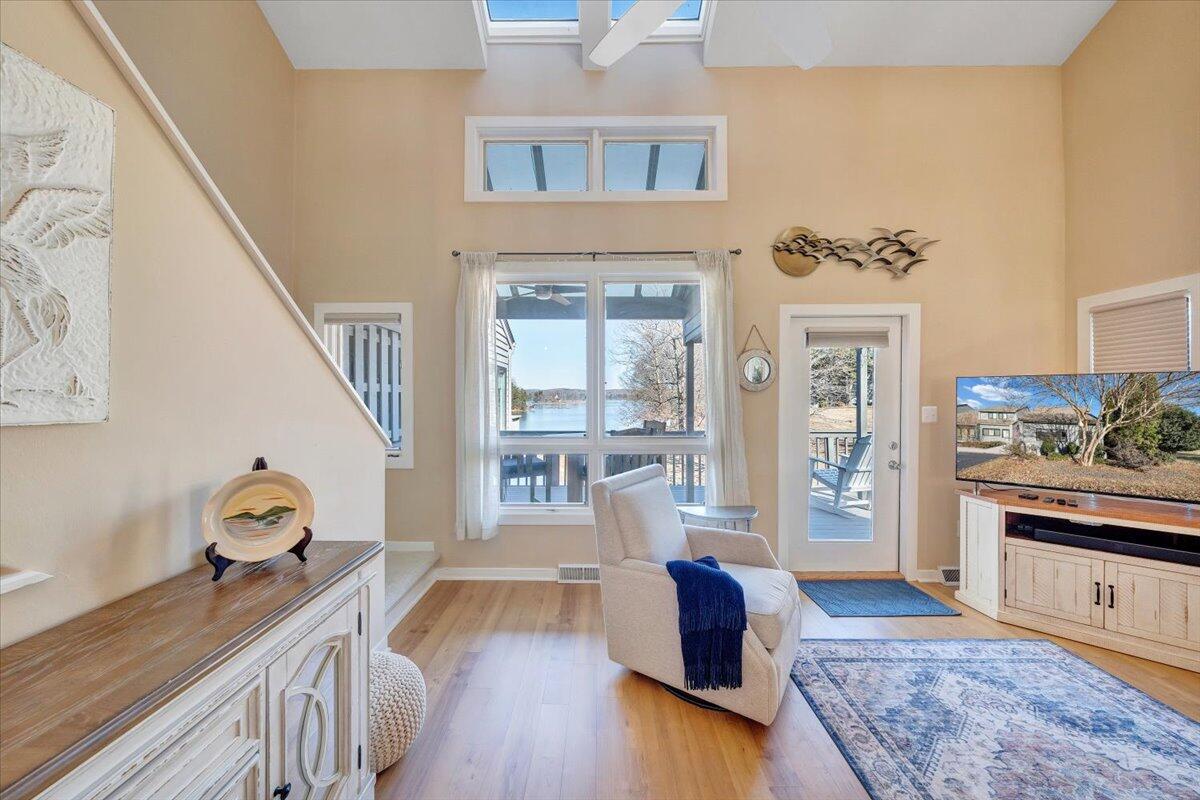 27 Peninsula Point Drive Moneta, VA 24121 - Photo 5 of 96 005-MIB03516