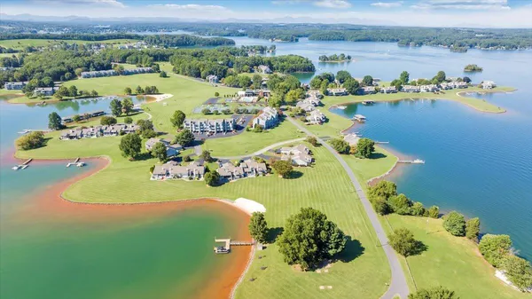 $979,700 | 27 Peninsula Point Drive, Moneta, VA 24121
