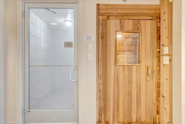 $999,990 | 27 Peninsula Point Drive, Moneta, VA 24121