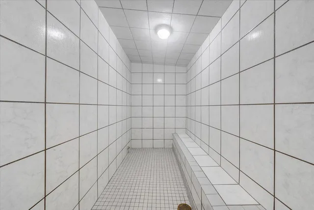 $999,990 | 27 Peninsula Point Drive, Moneta, VA 24121