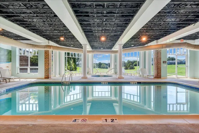 $999,990 | 27 Peninsula Point Drive, Moneta, VA 24121