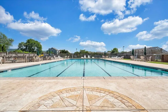 $999,990 | 27 Peninsula Point Drive, Moneta, VA 24121