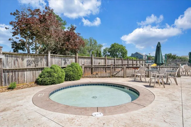 $999,990 | 27 Peninsula Point Drive, Moneta, VA 24121