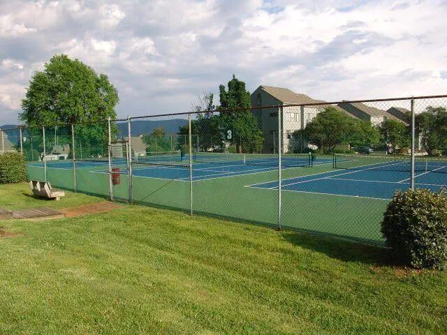 $999,990 | 27 Peninsula Point Drive, Moneta, VA 24121