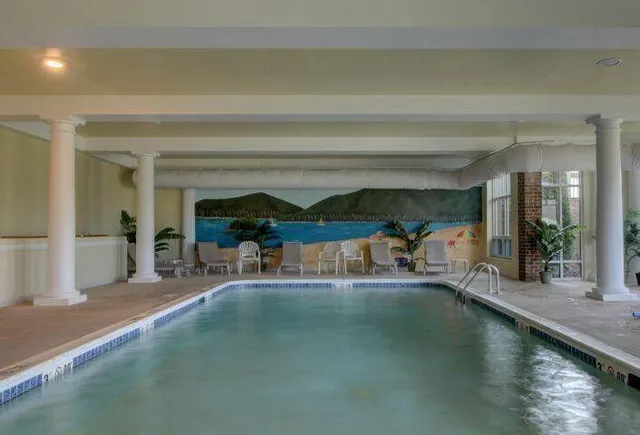 $999,990 | 27 Peninsula Point Drive, Moneta, VA 24121