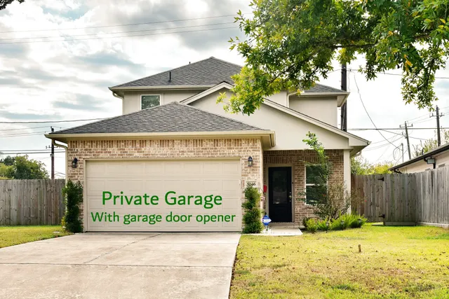 $2,000 | 5046 Van Fleet Street, Houston, TX 77033