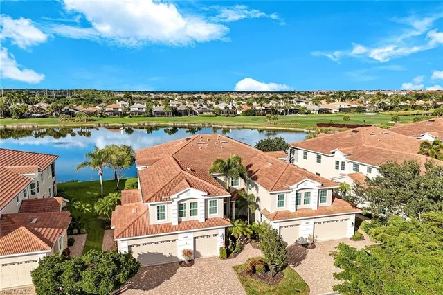 $575,000 | 6009 Trophy Drive, Unit 802, Naples, FL 34110