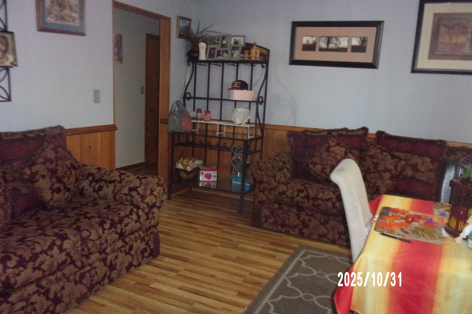 407 East Pine Street Chatsworth, IL 60921 - Photo 15 of 27 a living room with furniture