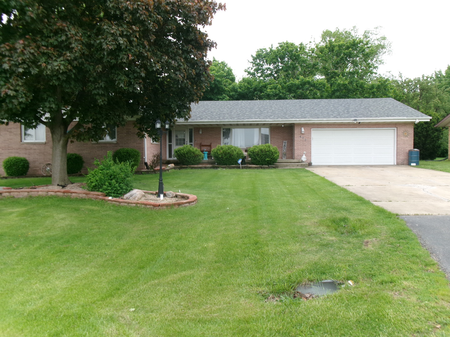 407 East Pine Street Chatsworth, IL 60921 - Photo 2 of 25