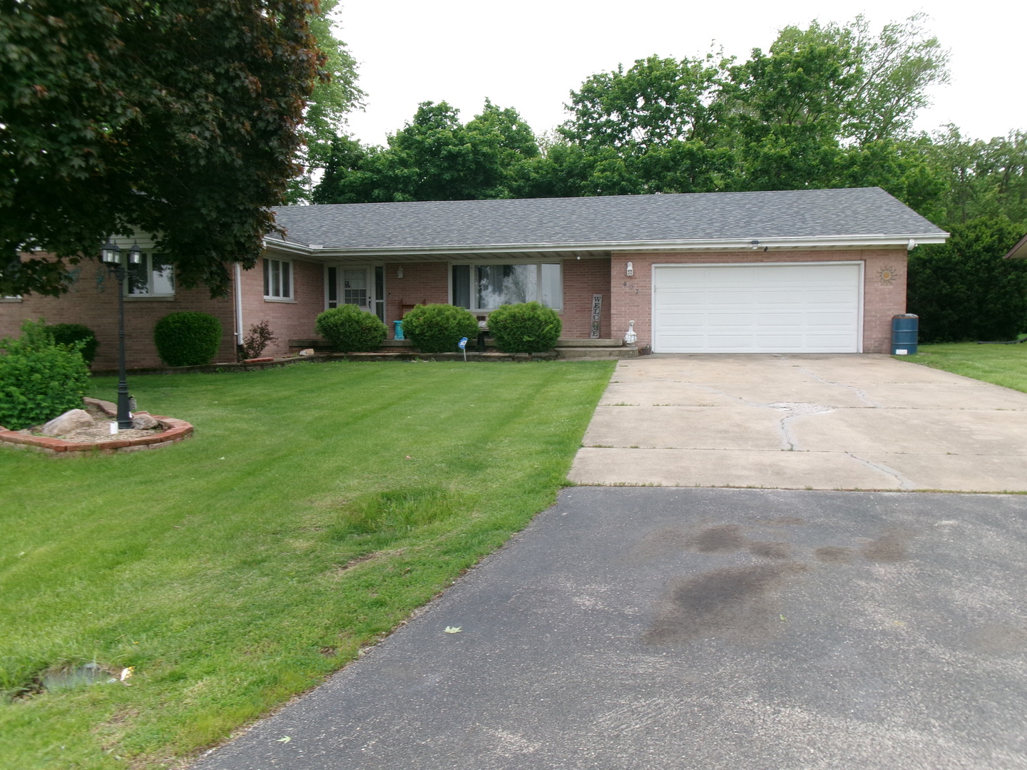 407 East Pine Street Chatsworth, IL 60921 - Photo 3 of 25