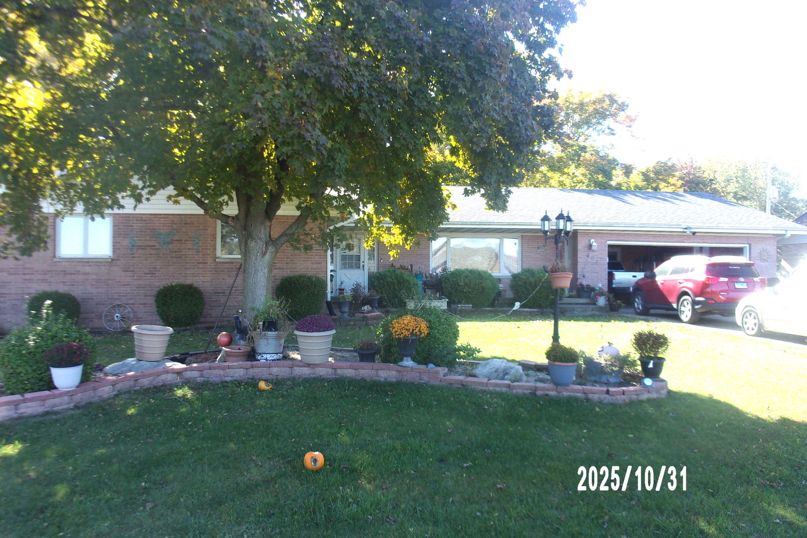 407 East Pine Street Chatsworth, IL 60921 - Photo 3 of 27 a view of swimming pool with a patio