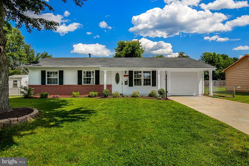 122 North Hickory Road Sterling, VA 20164 - Photo 1 of 29 Exterior (Front)