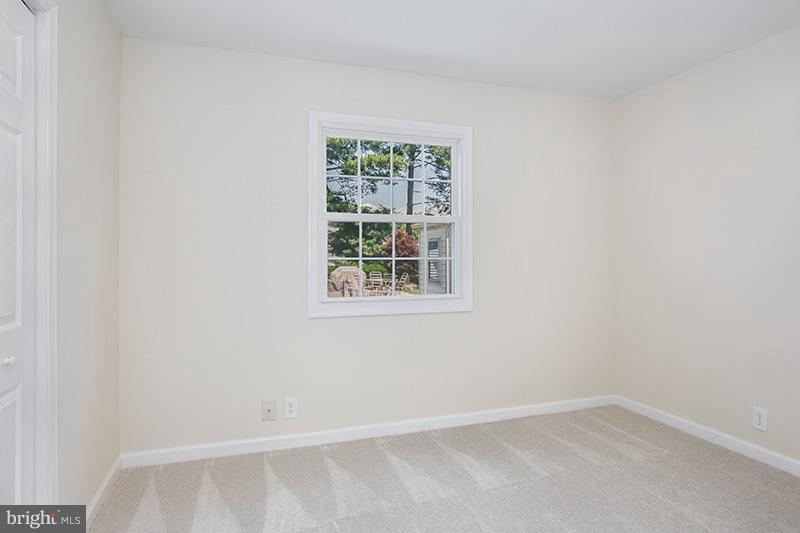 122 North Hickory Road Sterling, VA 20164 - Photo 8 of 29 Bedroom