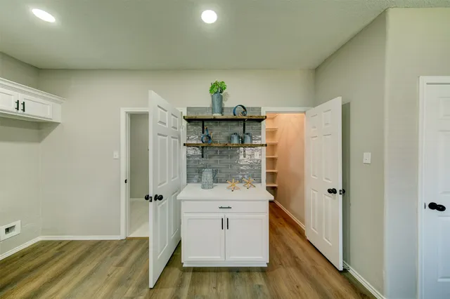 a view of a room with shelf