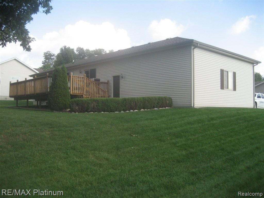 2389 Summit Cedar Howell, MI 48855 - Photo 2 of 24 Side View
