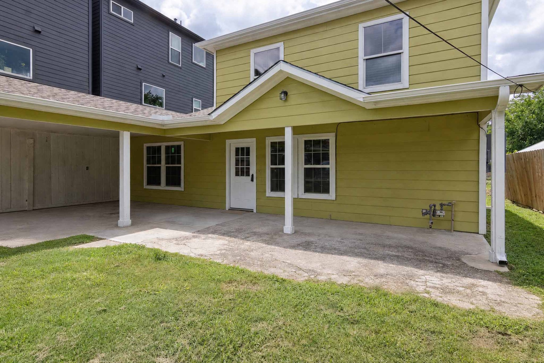 4505 Cochran Street Houston, TX 77009 - Photo 2 of 25 a view of a house with a garden