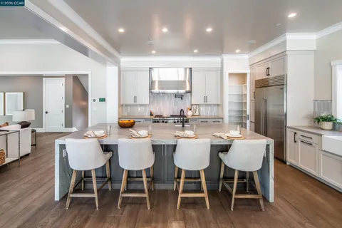 $3,980,000 | 84 Mossbridge Lane, Orinda, CA 94563