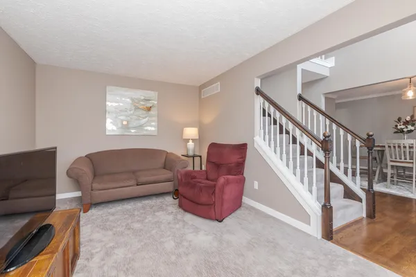 $407,700 | 3304 Barrington Road, Bloomington, IL 61704