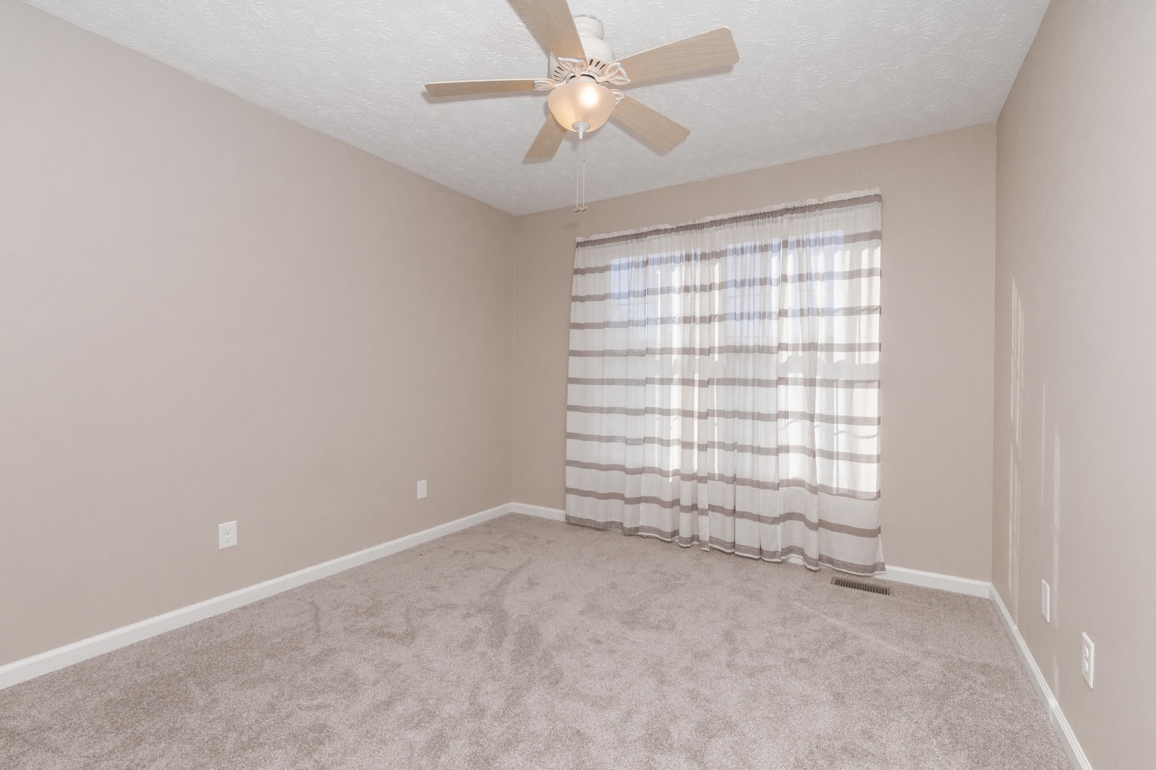 3304 Barrington Road Bloomington, IL 61704 - Photo 26 of 64