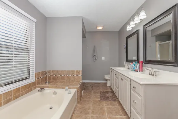 $407,700 | 3304 Barrington Road, Bloomington, IL 61704