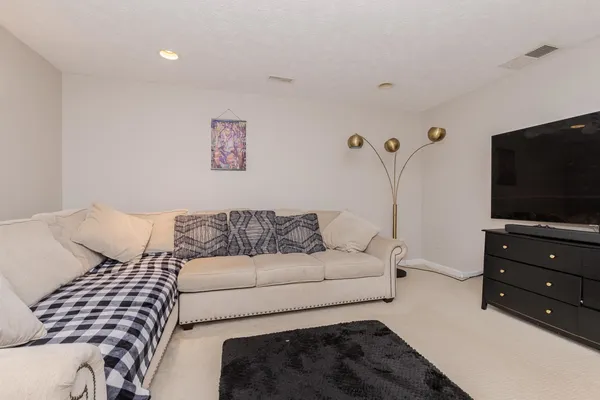 $407,700 | 3304 Barrington Road, Bloomington, IL 61704