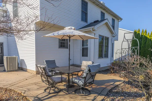 $407,700 | 3304 Barrington Road, Bloomington, IL 61704