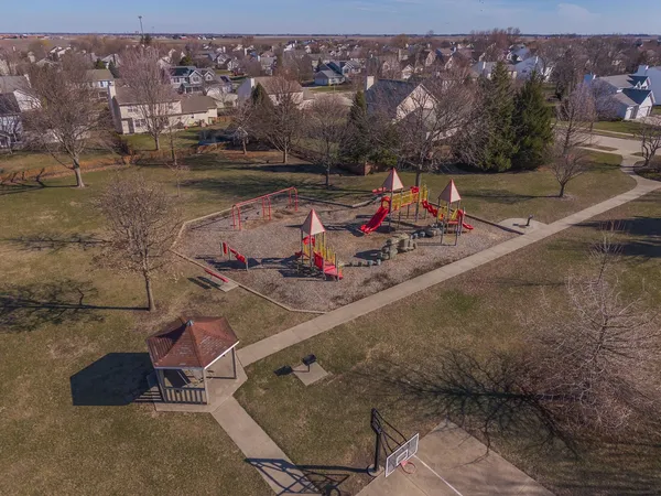 $407,700 | 3304 Barrington Road, Bloomington, IL 61704