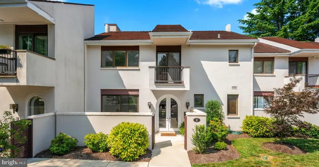 $495,000 | 2 Dezac, Berwyn, PA 19312