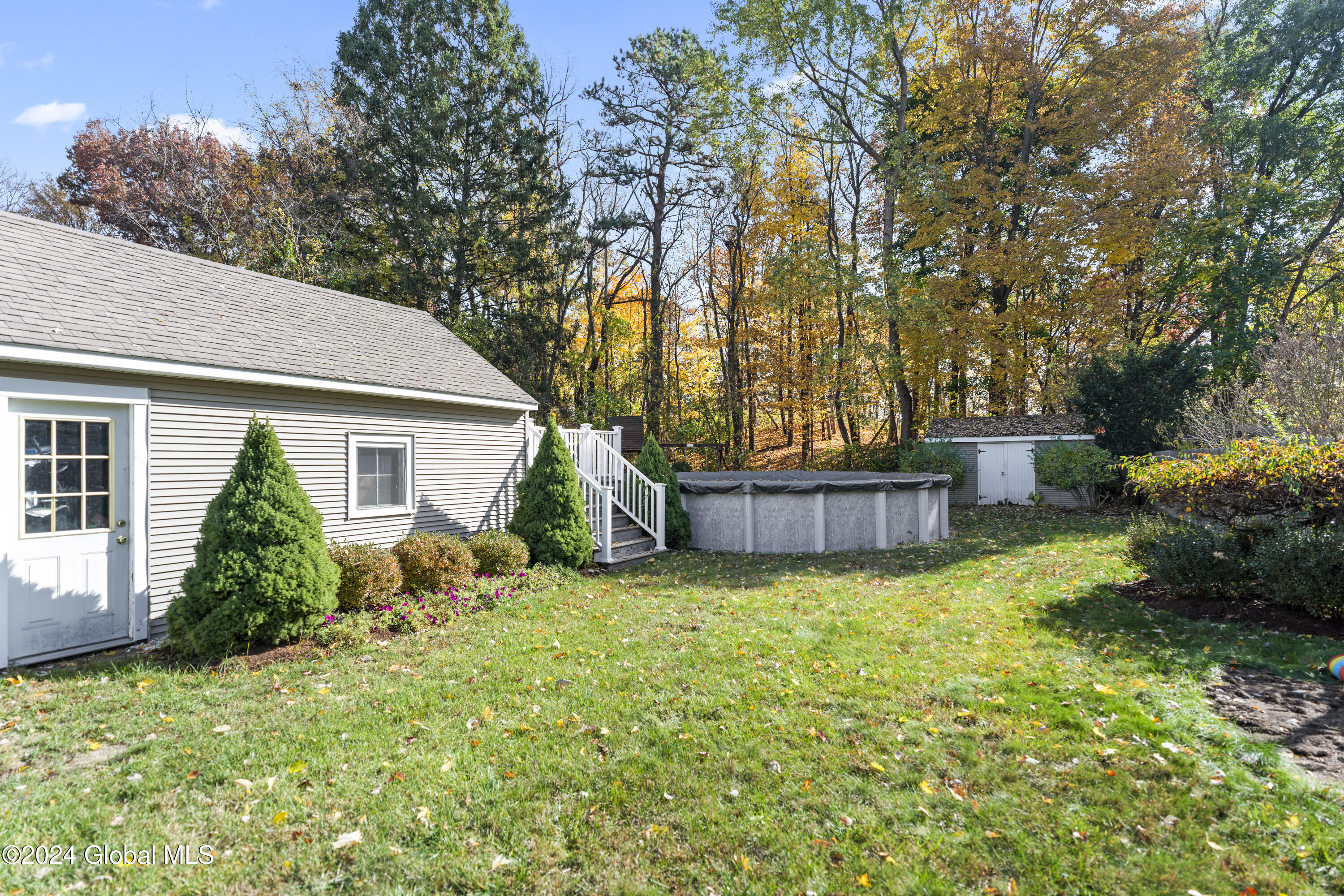88 Broderick Street Colonie, NY 12205 - Photo 4 of 26 DSC08596