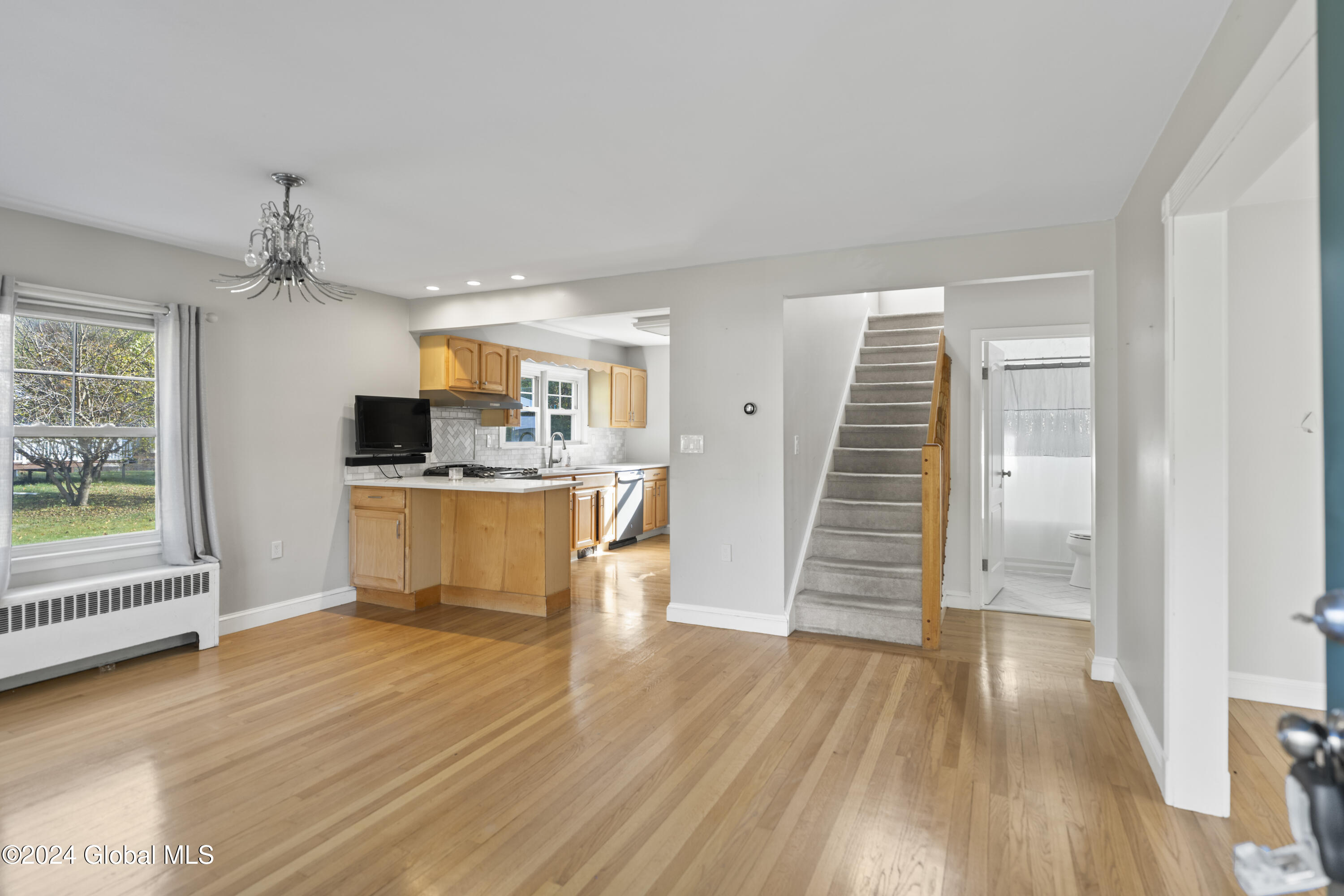 88 Broderick Street Colonie, NY 12205 - Photo 9 of 26 DSC08612