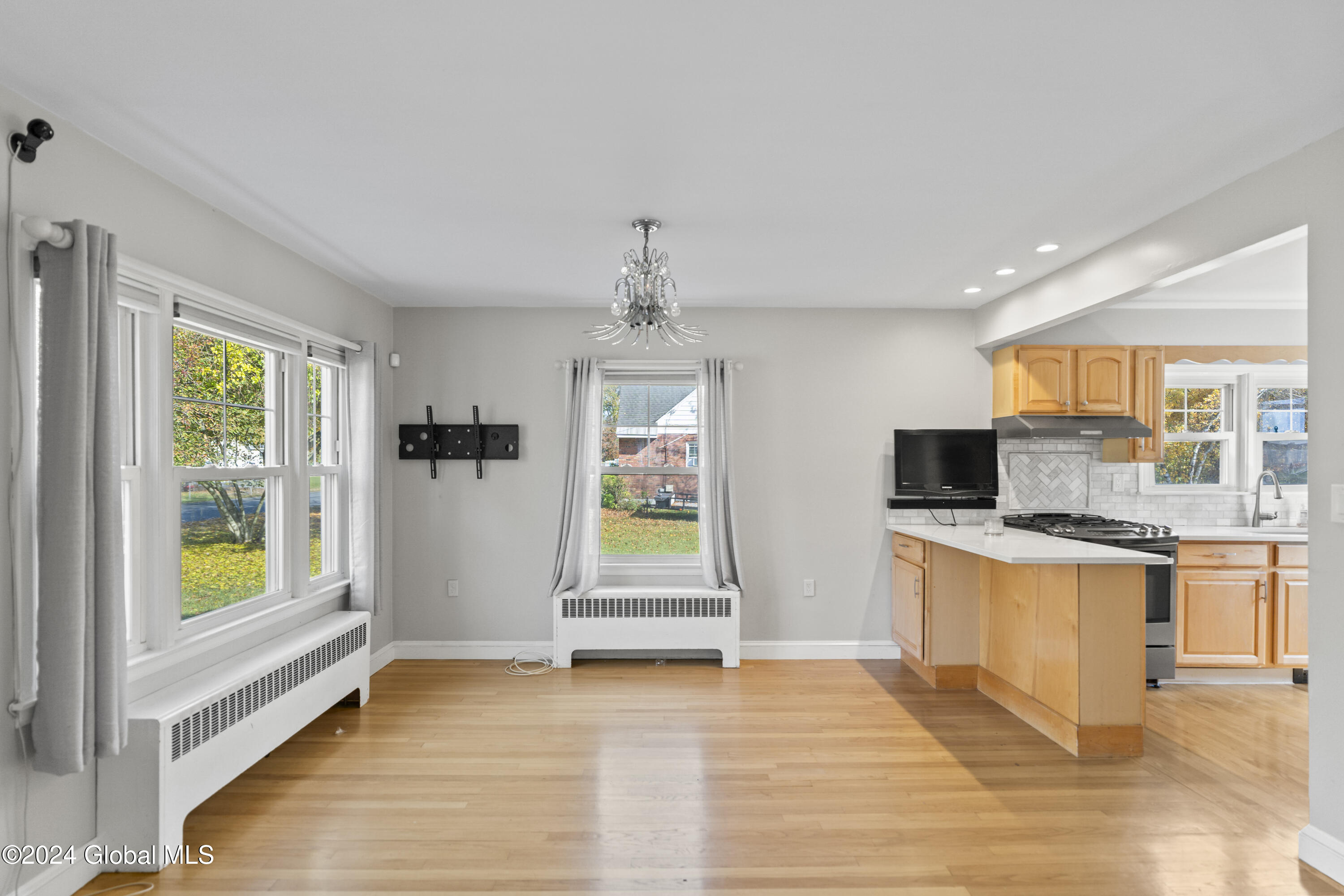 88 Broderick Street Colonie, NY 12205 - Photo 10 of 26 DSC08615