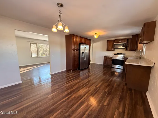 $2,500 | 292 Washington Street, Unit 2, Saratoga Springs, NY 12866