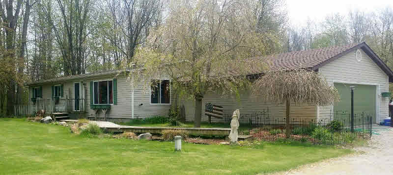 1340 East Whitefeather Road Pinconning, MI 48650 - Photo 2 of 30 Gallery Image 2