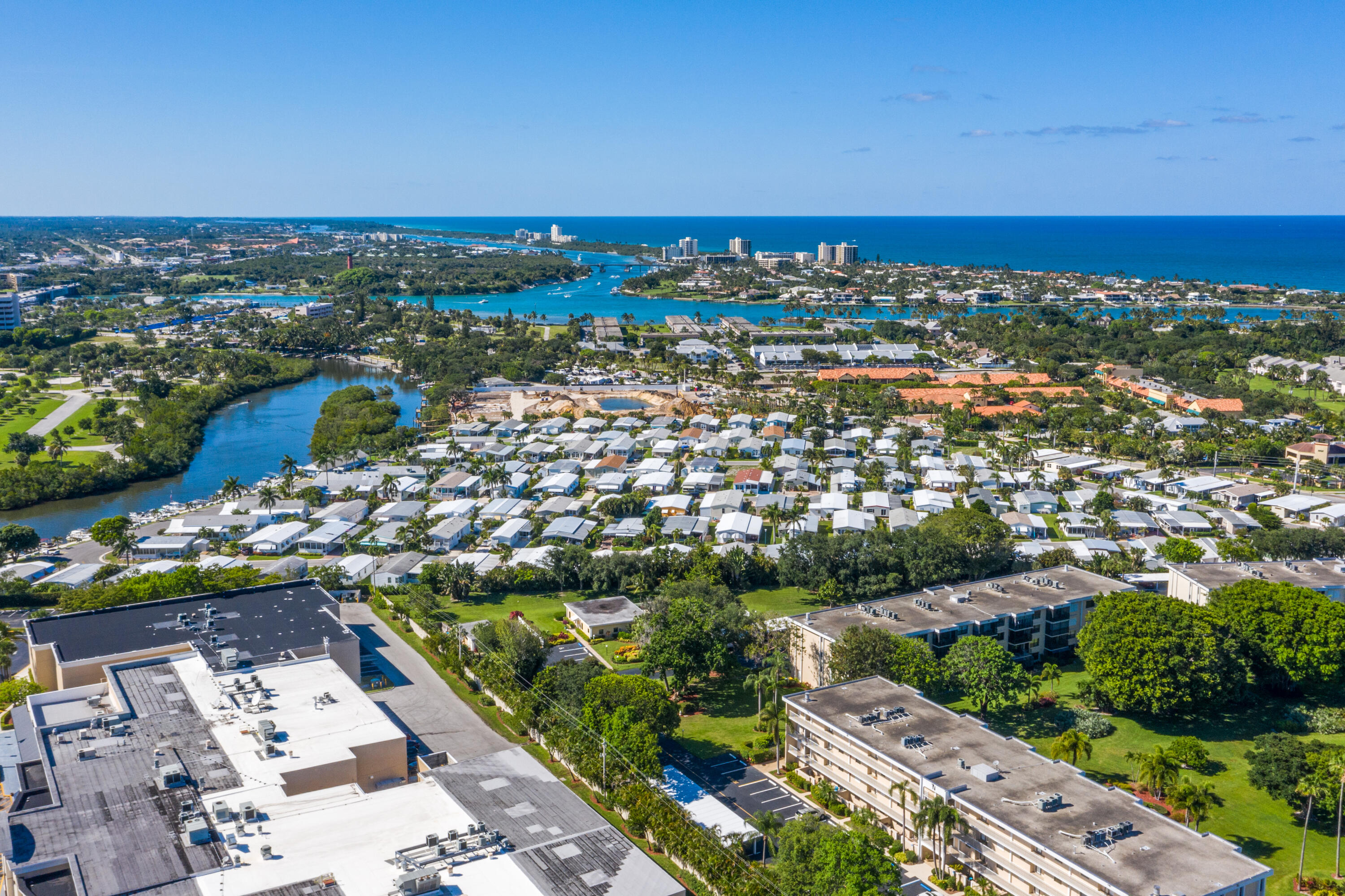 400 North Hwy A1A, Unit 47 Jupiter, FL 33477 - Photo 30 of 35 a view of a city with an ocean