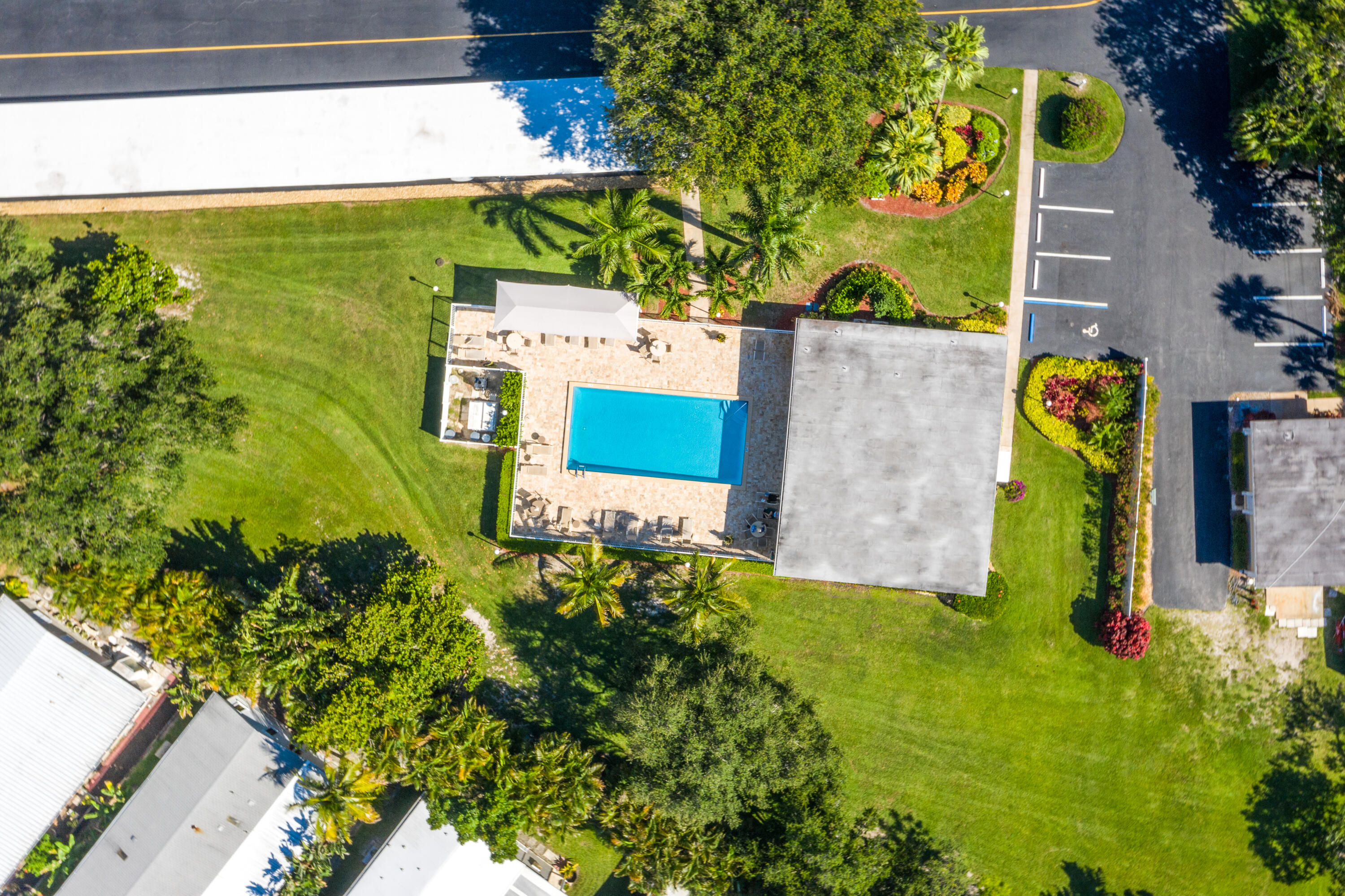 400 North Hwy A1A, Unit 47 Jupiter, FL 33477 - Photo 35 of 35 a view of a garden with plants