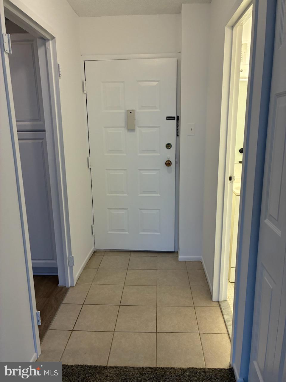 6800 Fleetwood Road, Unit 705 McLean, VA 22101 - Photo 2 of 13 Entry