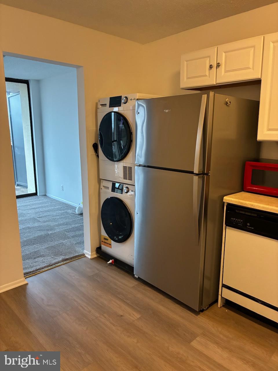 6800 Fleetwood Road, Unit 705 McLean, VA 22101 - Photo 8 of 13 Stacked laundry unit