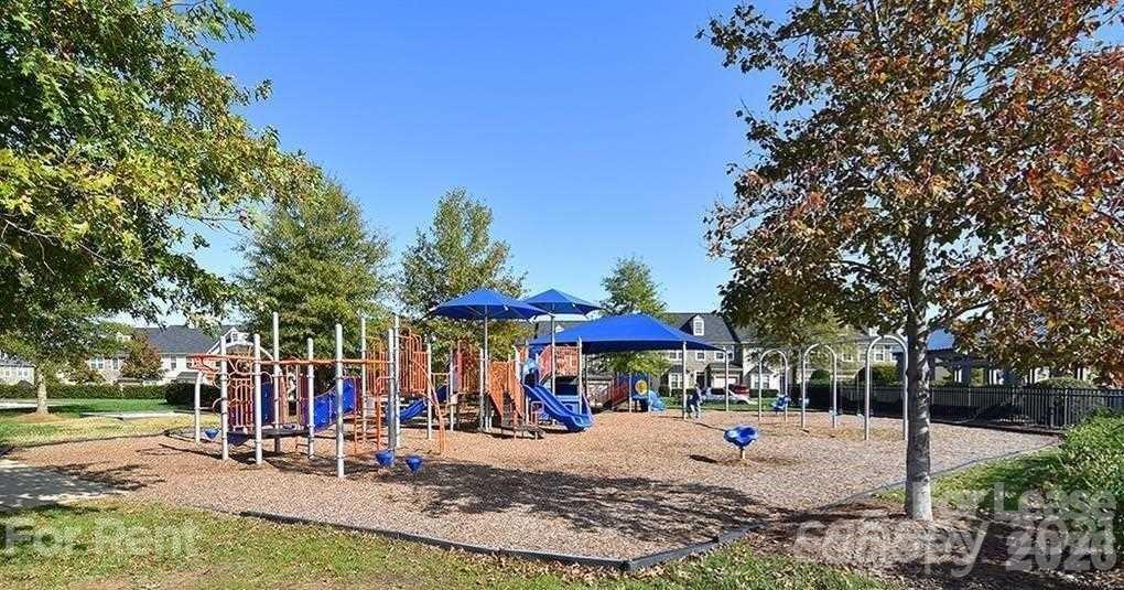 9230 Inverness Bay Road Charlotte, NC 28278 - Photo 30 of 35