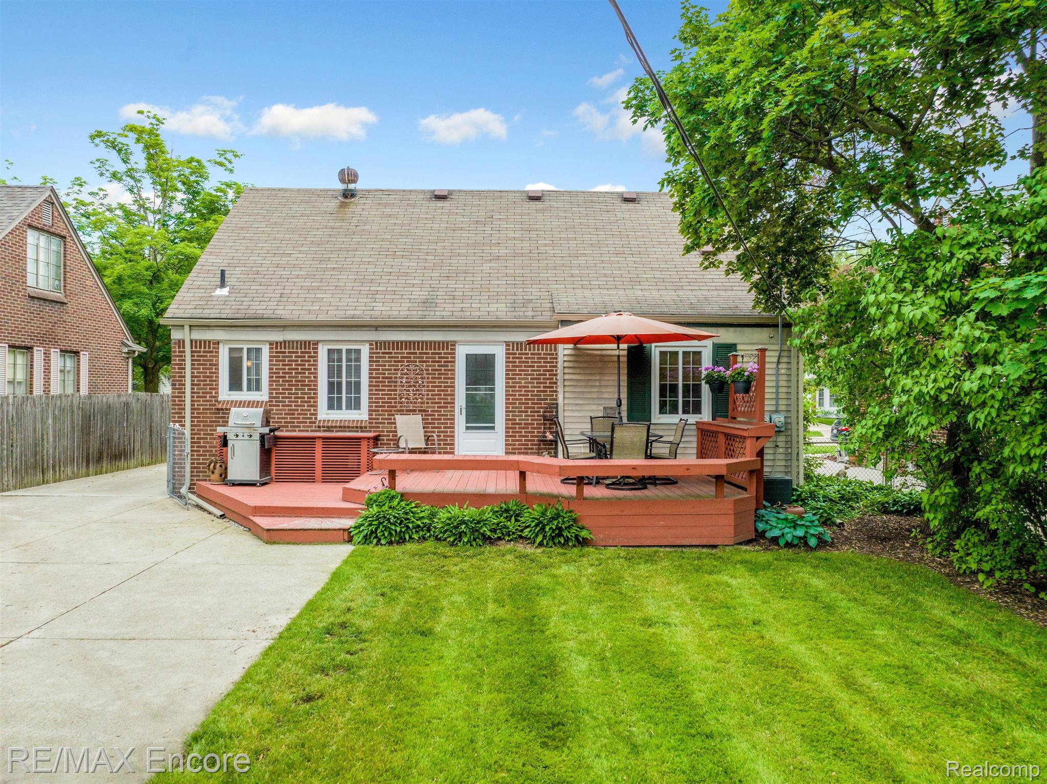 2350 Manchester Road Birmingham, MI 48009 - Photo 8 of 36 Gallery Image 8