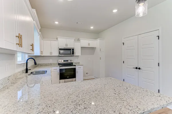 $270,900 | 864 Brewer Drive, New Ellenton, SC 29809