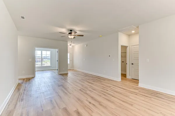 $270,900 | 864 Brewer Drive, New Ellenton, SC 29809