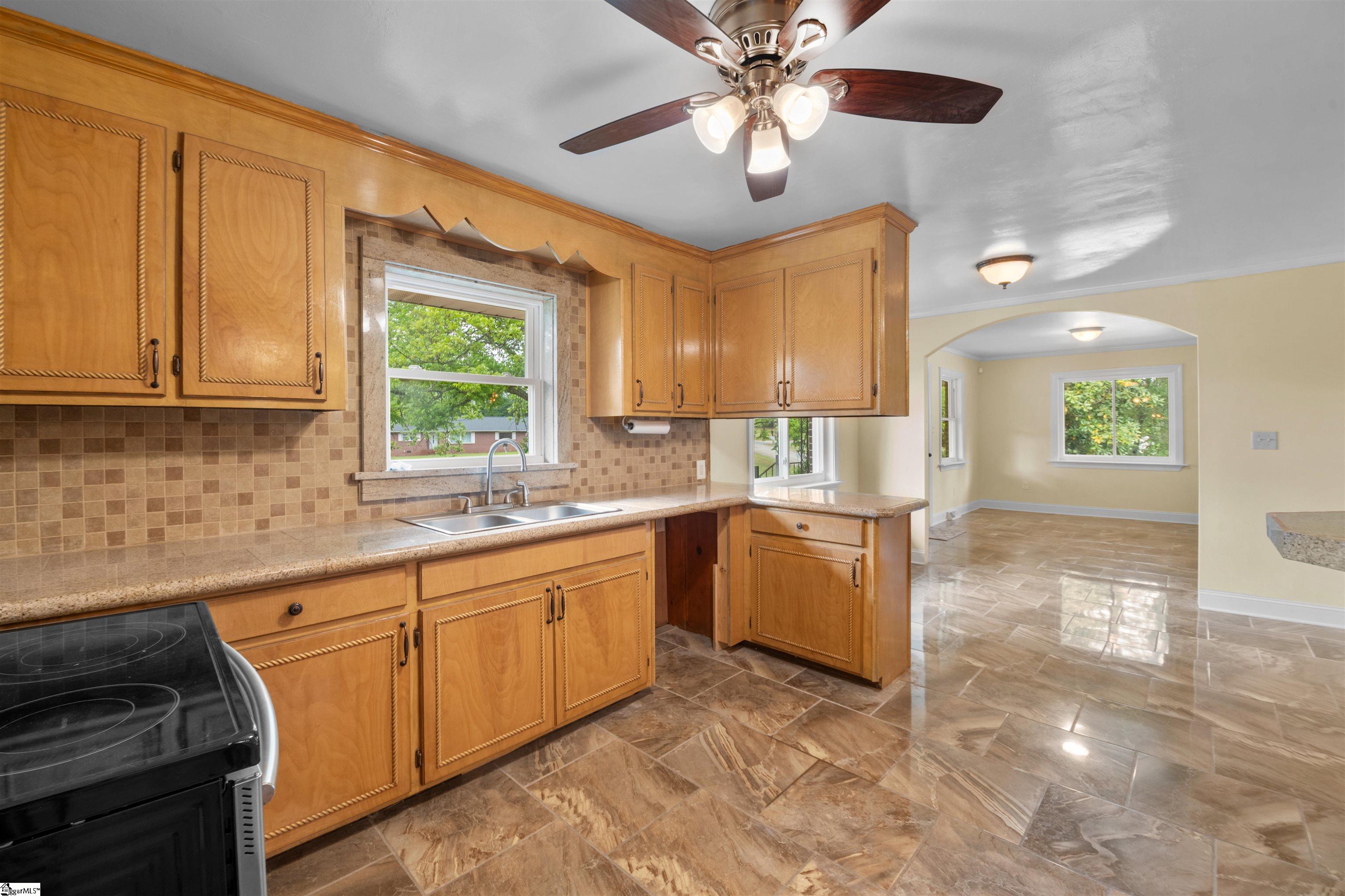 1005 Gordon Street Anderson, SC 29626 - Photo 18 of 48