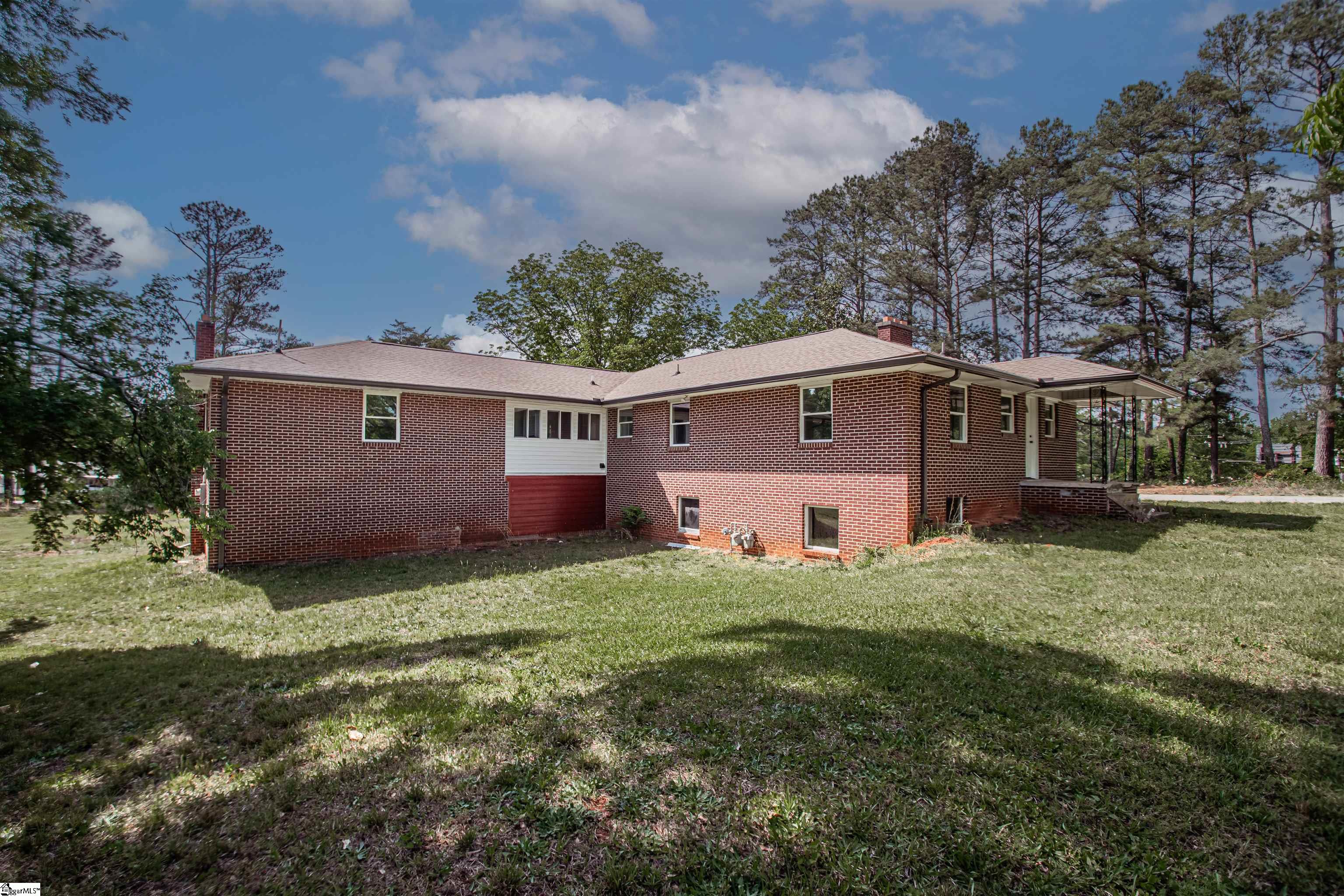 1005 Gordon Street Anderson, SC 29626 - Photo 3 of 48