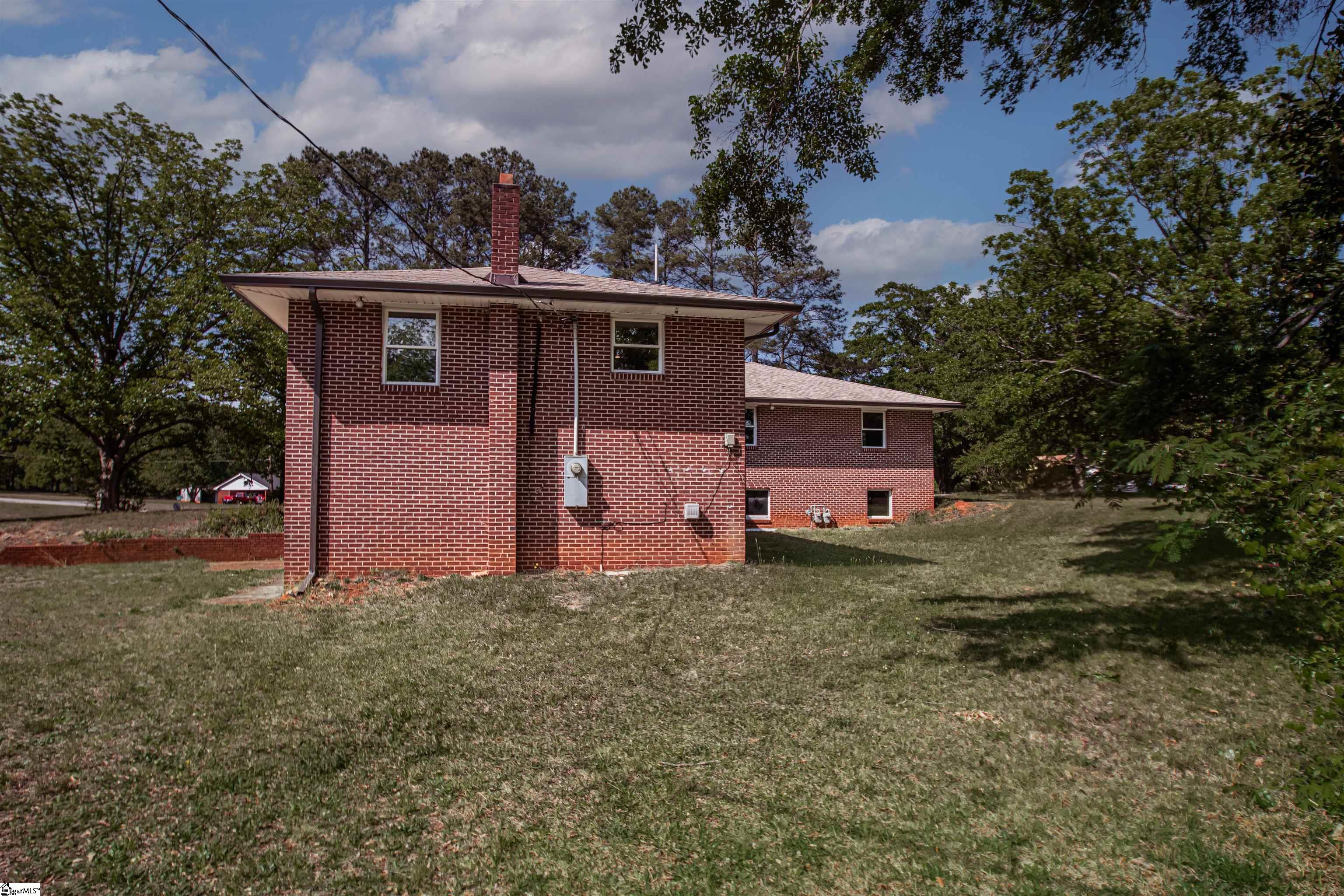 1005 Gordon Street Anderson, SC 29626 - Photo 4 of 48